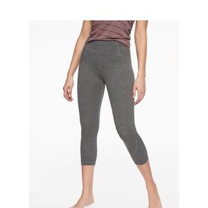 Athleta Salutation Stash Pocket Capri